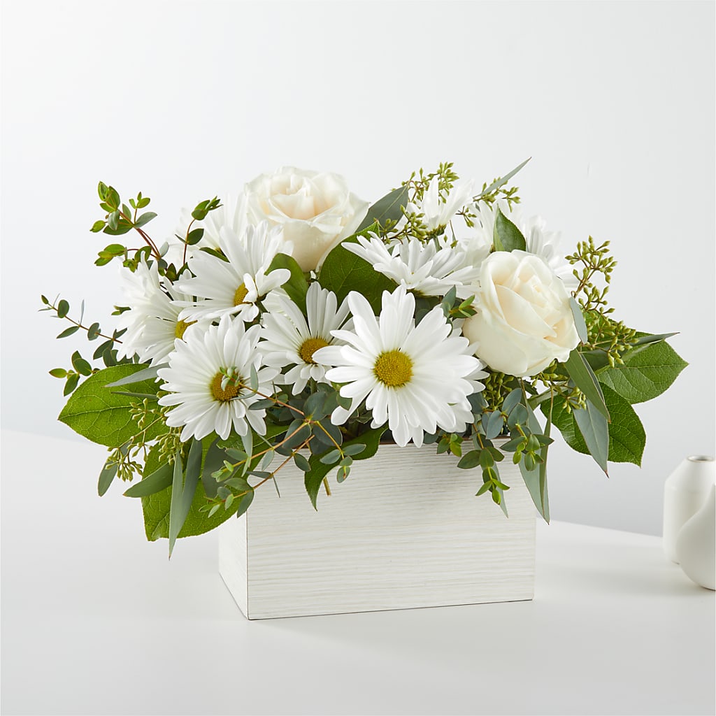 Fresh Linen Box Bouquet – FONSECA'S FLOWERS, San Bernardino CA