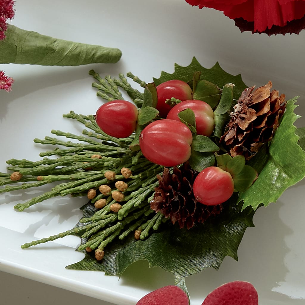 Red Berry Boutonniere – FONSECA'S FLOWERS, San Bernardino CA