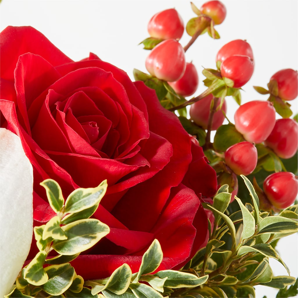 Snowy Wonderland Bouquet – FONSECA'S FLOWERS, San Bernardino CA