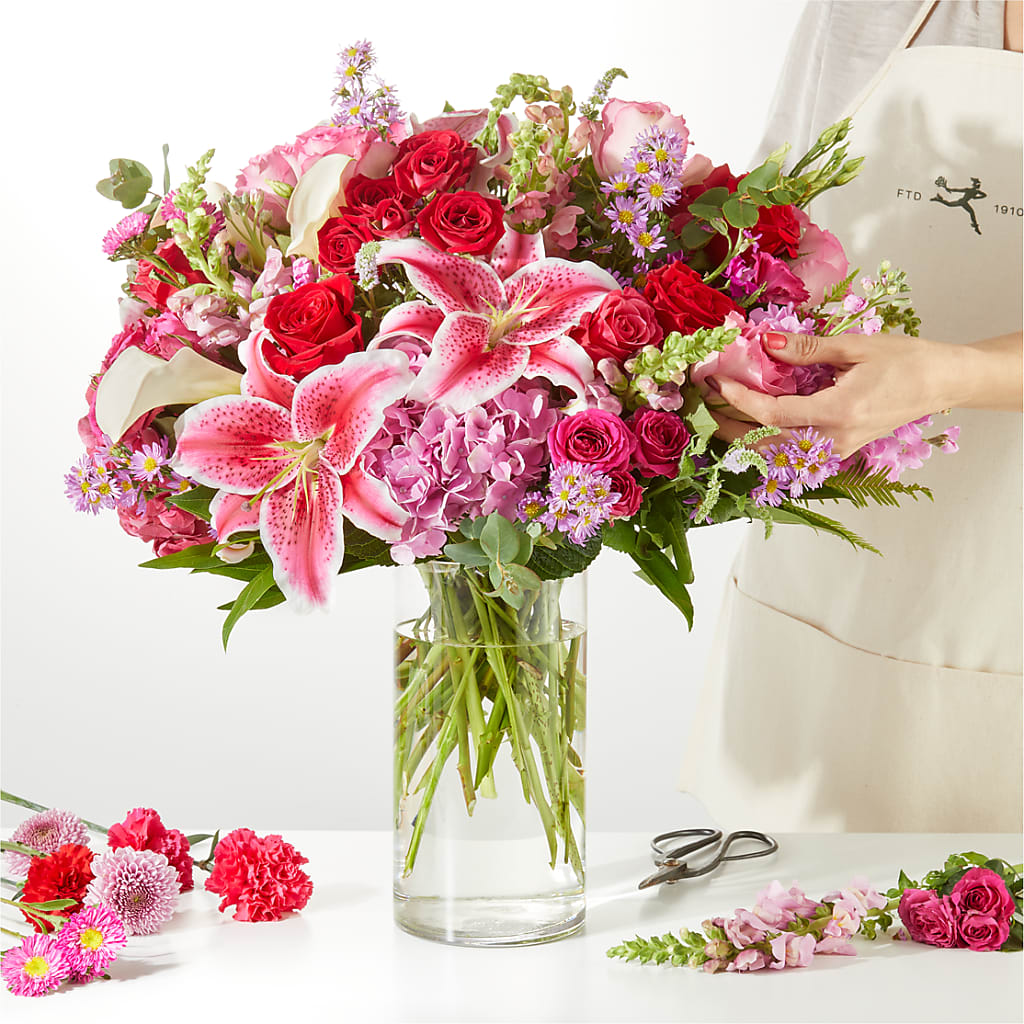 Swooning Over You - A Luxury Florist Original – FONSECA'S FLOWERS, San Bernardino CA