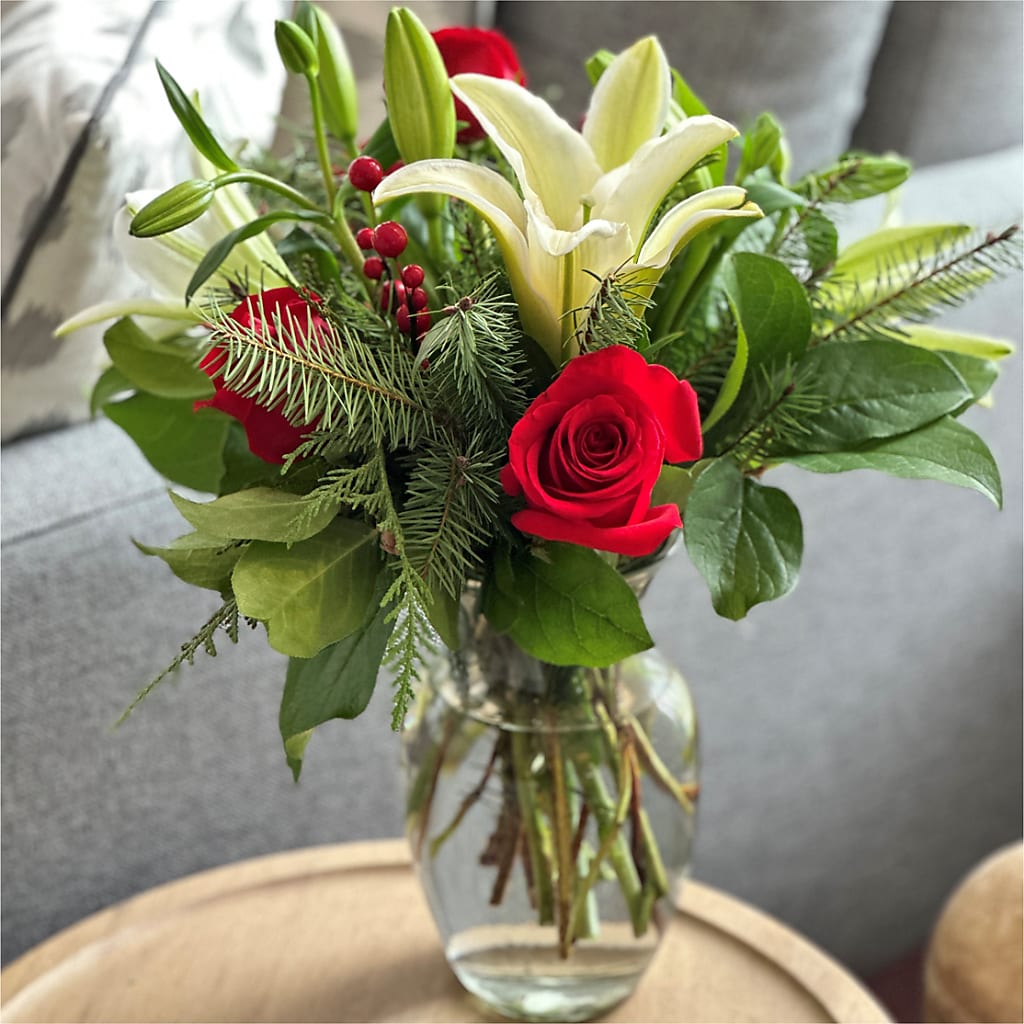 Sparkling Snowflakes Bouquet – FONSECA'S FLOWERS, San Bernardino CA