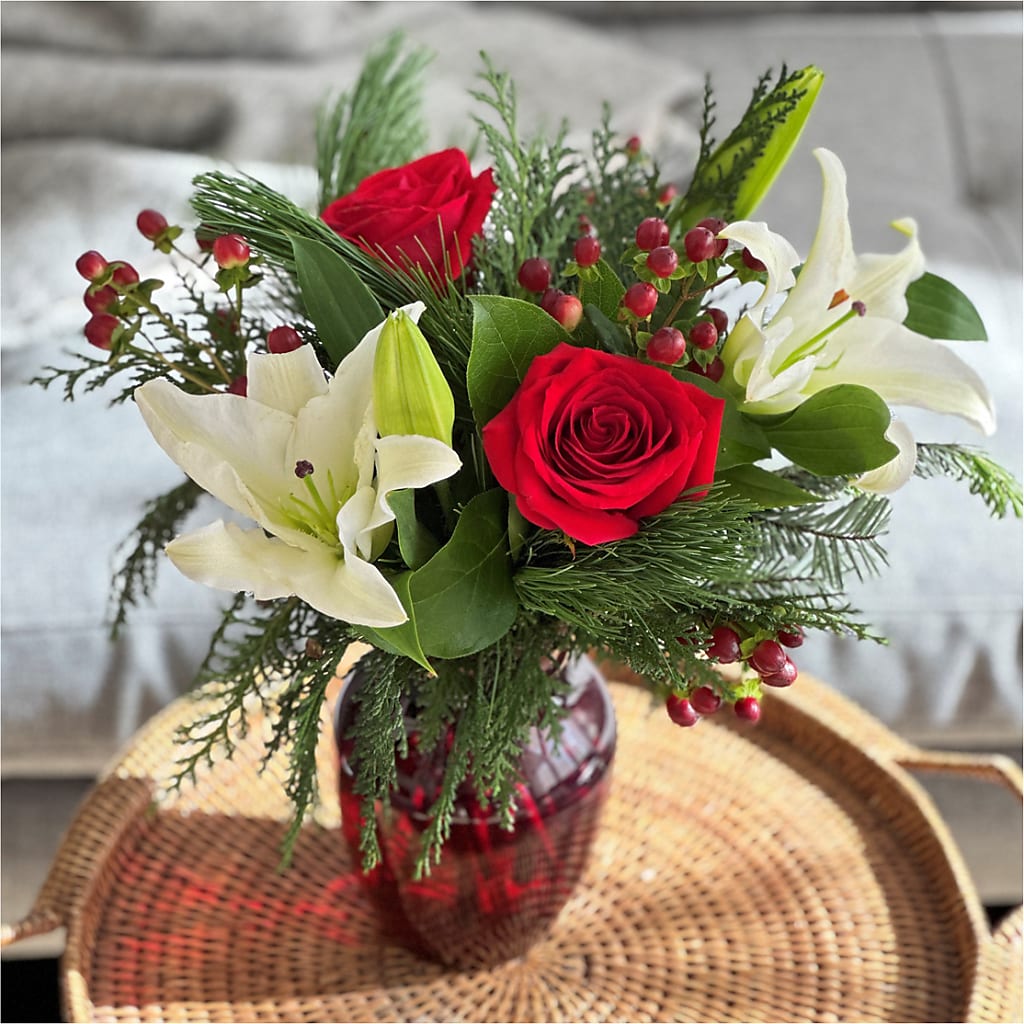 Evergreen Delight Bouquet – FONSECA'S FLOWERS, San Bernardino CA